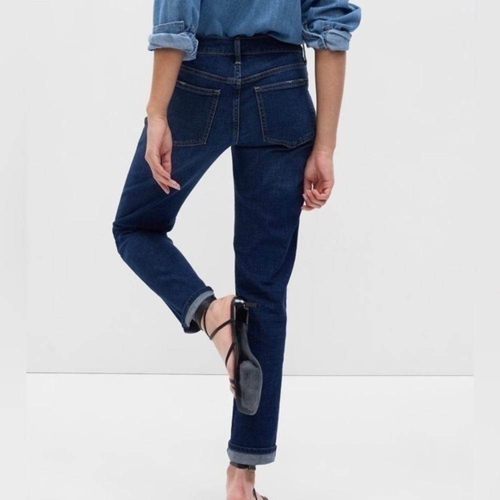 Gap Dark Wash Girlfriend Jeans 24
